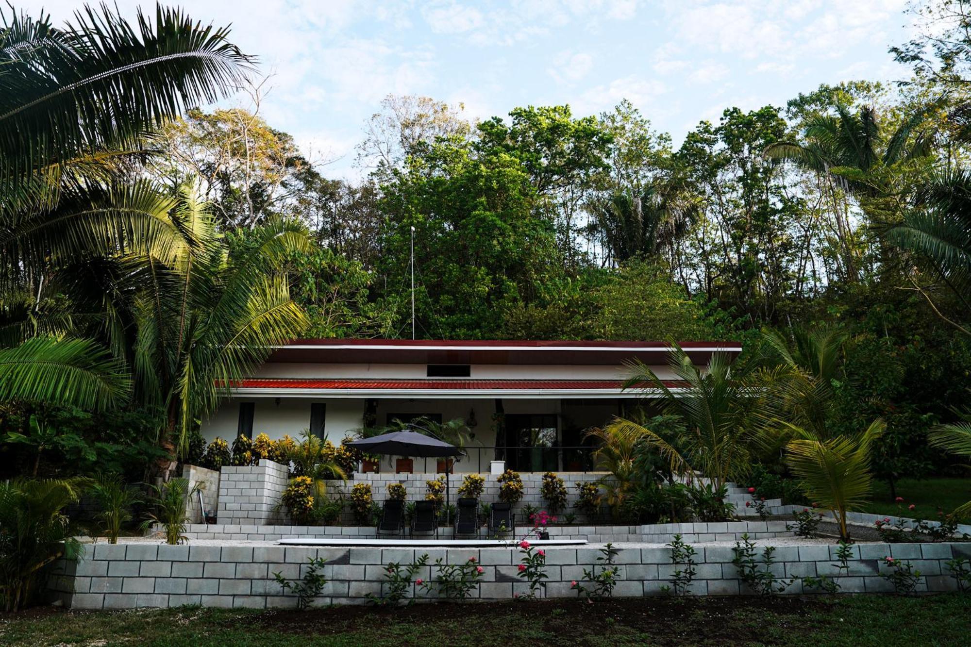 House In The Palm Forest Puerto Carrillo Buitenkant foto